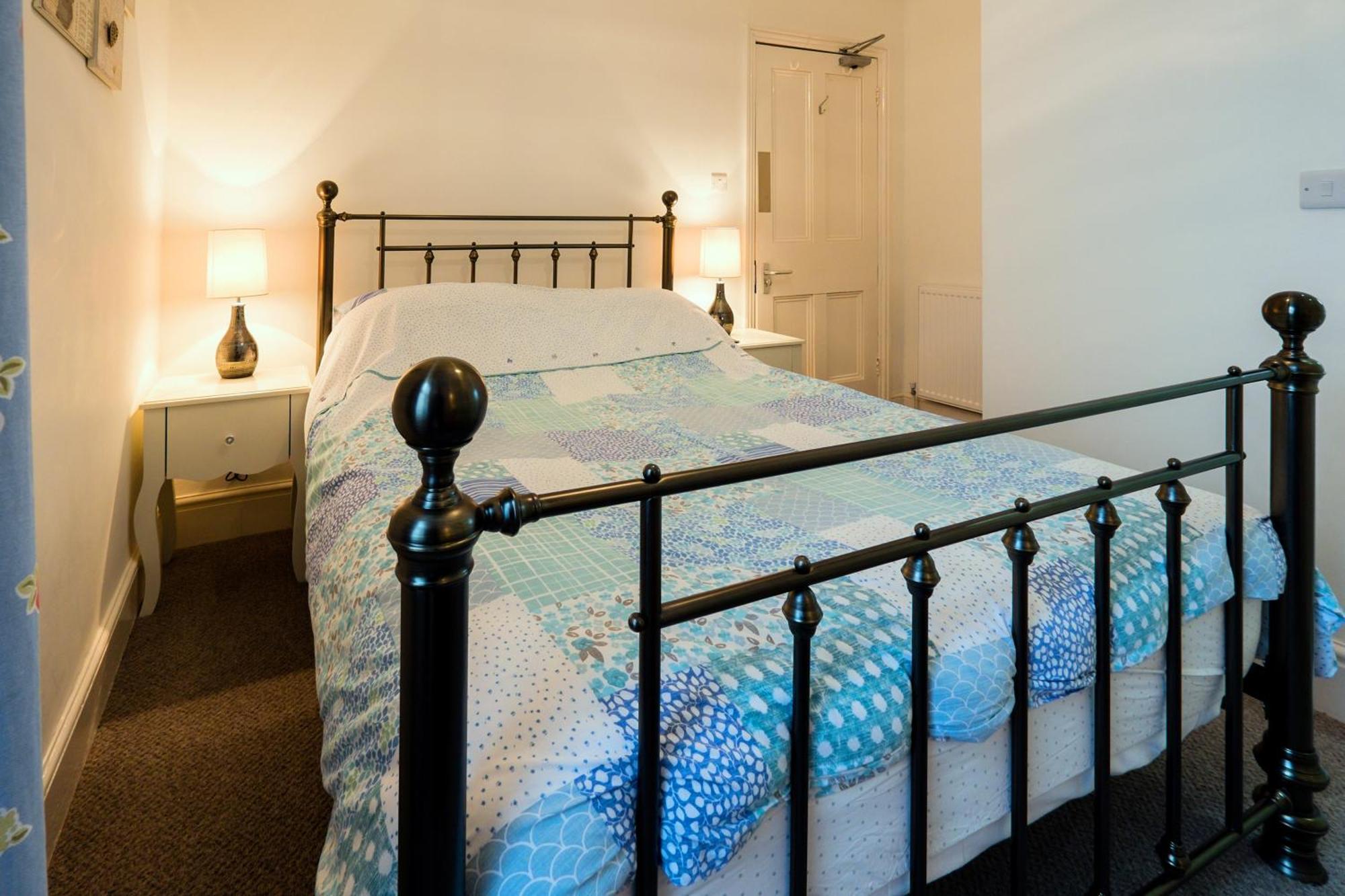 Glan Y Mor, Sleeps 20, 8 Bedrooms, 8 Bathrooms, Seafront, Criccieth Exterior foto