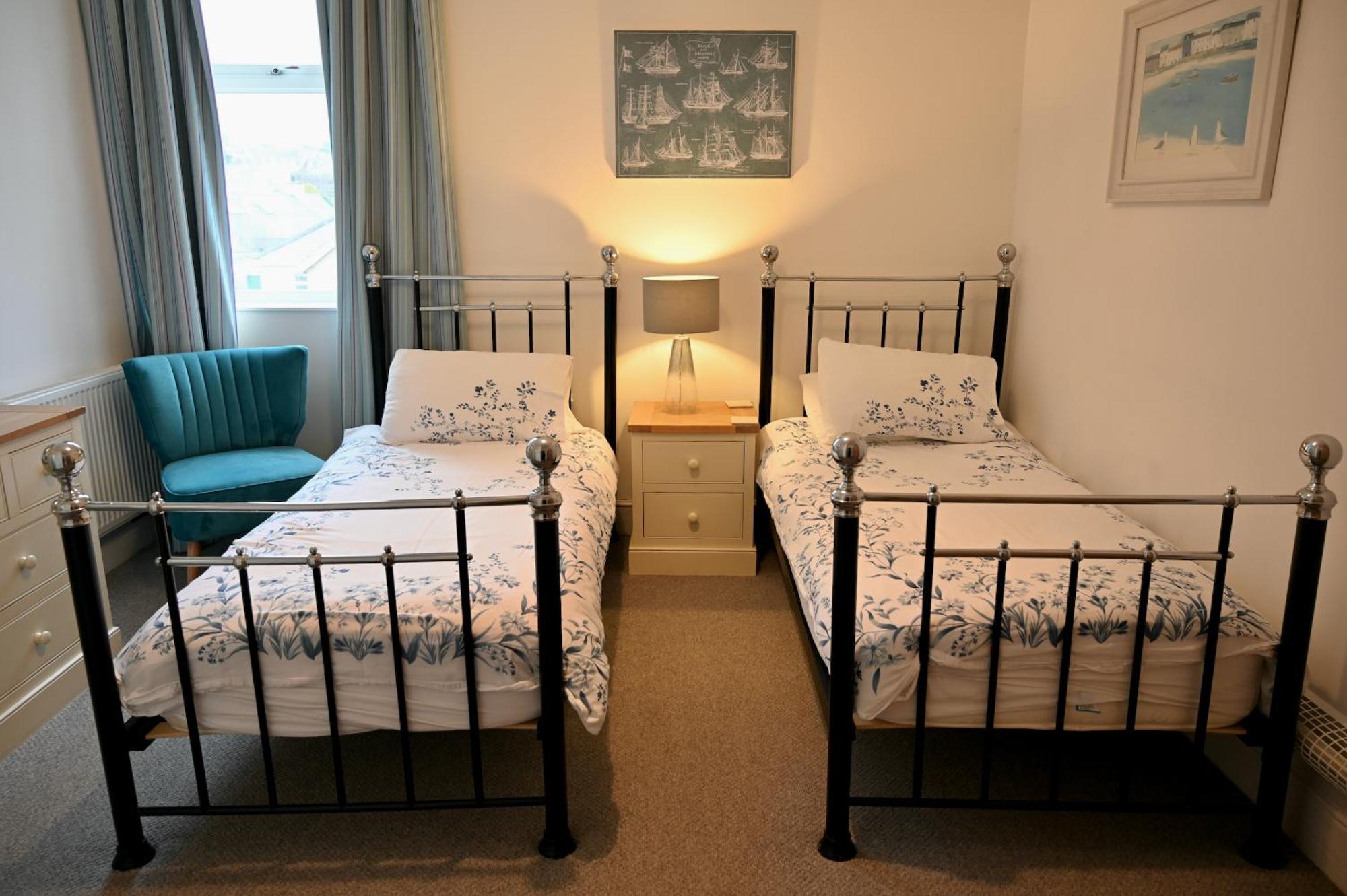 Glan Y Mor, Sleeps 20, 8 Bedrooms, 8 Bathrooms, Seafront, Criccieth Exterior foto